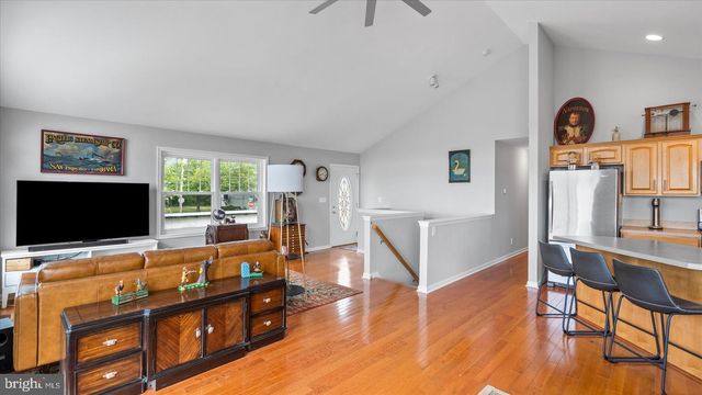 9120 HINTON AVE, Sparrows Point, MD 21219