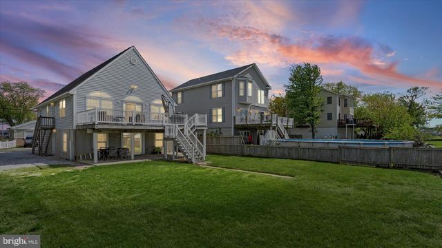 9120 HINTON AVE, Sparrows Point, MD 21219
