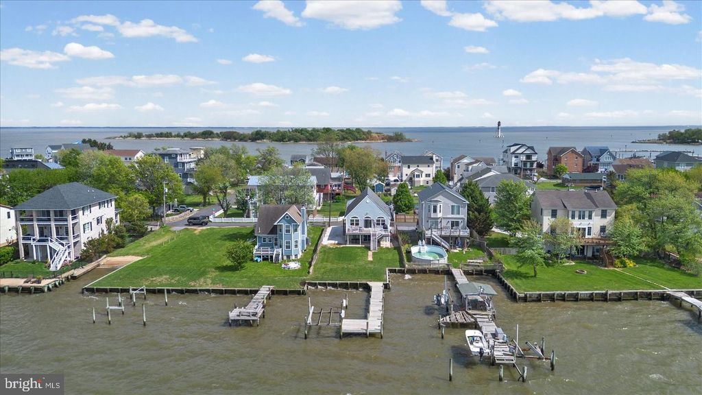 9120 HINTON AVE, Sparrows Point, MD 21219