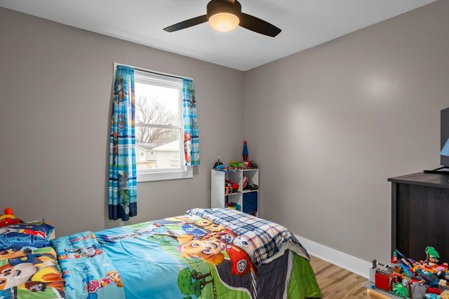 1208 Jones Street, Le Claire, IA 52753