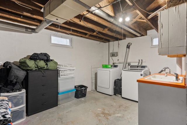 1208 Jones Street, Le Claire, IA 52753