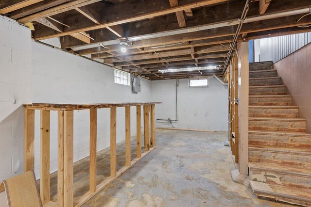 1208 Jones Street, Le Claire, IA 52753