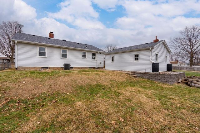 1208 Jones Street, Le Claire, IA 52753