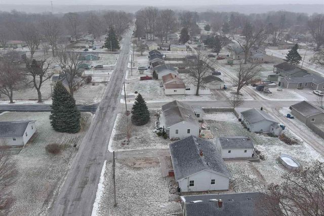 1208 Jones Street, Le Claire, IA 52753