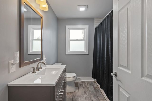 1208 Jones Street, Le Claire, IA 52753