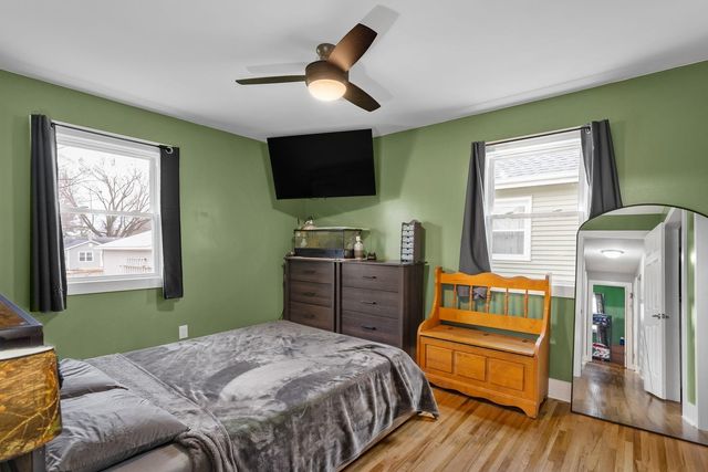 1208 Jones Street, Le Claire, IA 52753