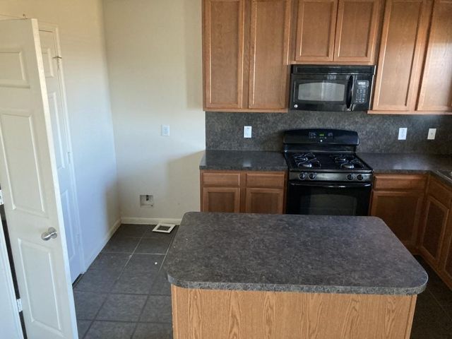 702 Silver Reef, La Marque, TX 77568