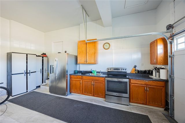 1120 Senna Street, Tipp City, OH 45371