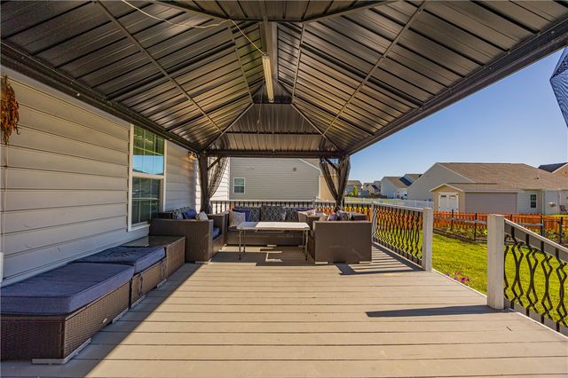 1120 Senna Street, Tipp City, OH 45371