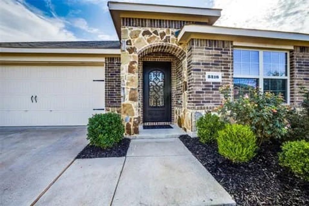 2316 Julia Lane, Forney, TX 75126