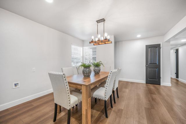 1521 Stanford Avenue, Clovis, CA 93611