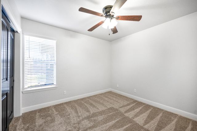 1521 Stanford Avenue, Clovis, CA 93611