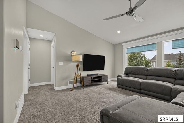 3916 Hemingway Avenue, Idaho Falls, ID 83401