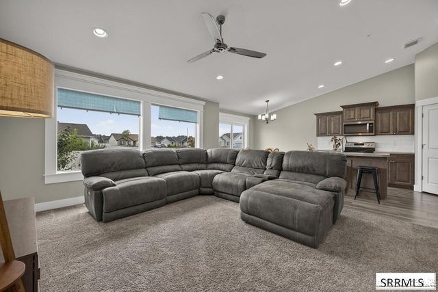 3916 Hemingway Avenue, Idaho Falls, ID 83401