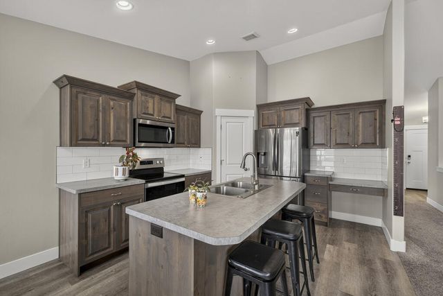 3916 Hemingway Avenue, Idaho Falls, ID 83401