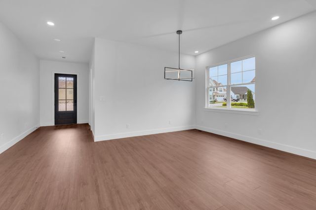 347 Campfire Ct, Winchester, TN 37398