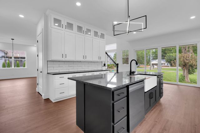 347 Campfire Ct, Winchester, TN 37398