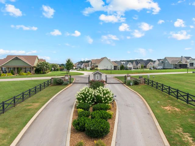 347 Campfire Ct, Winchester, TN 37398