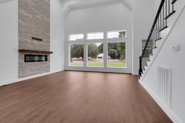 347 Campfire Ct, Winchester, TN 37398