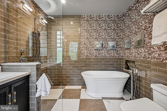 51 E PENN ST, Philadelphia, PA 19144