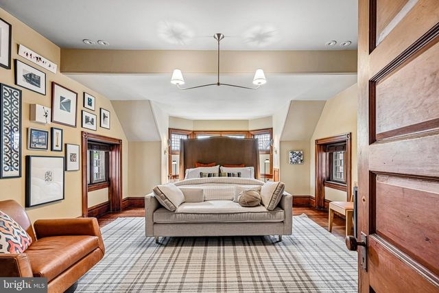51 E PENN ST, Philadelphia, PA 19144