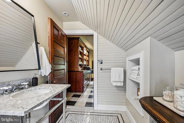 51 E PENN ST, Philadelphia, PA 19144