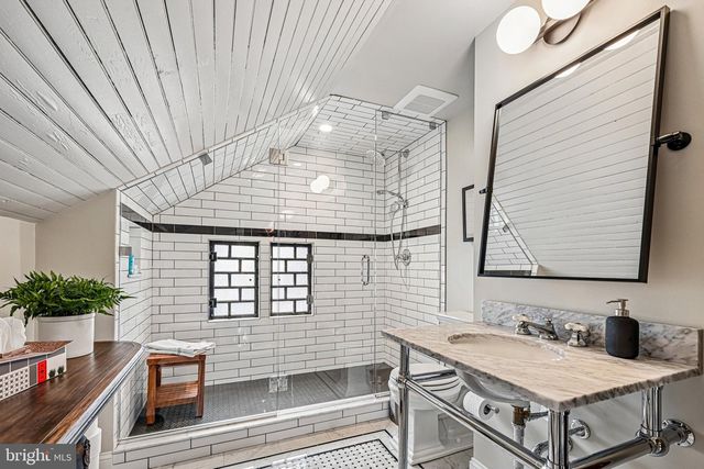 51 E PENN ST, Philadelphia, PA 19144