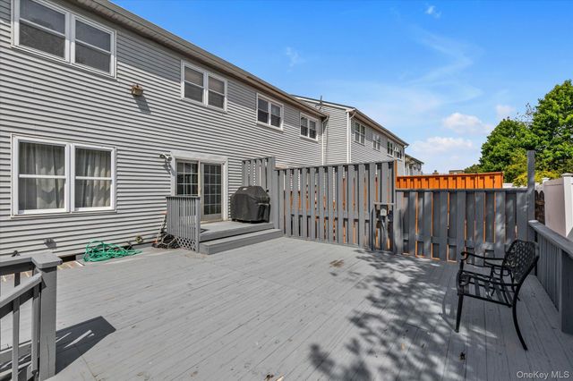 7 Eastern Drive, New Hyde Park, NY 11040