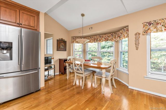 7 Eastern Drive, New Hyde Park, NY 11040