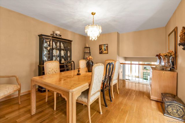 7 Eastern Drive, New Hyde Park, NY 11040