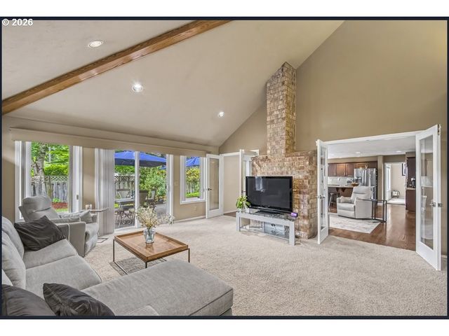 16323 Ne Eugene Ct, Portland, OR 97230
