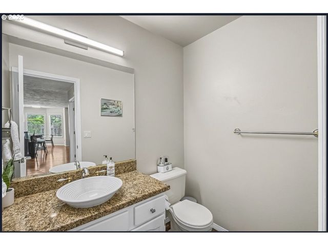 16323 Ne Eugene Ct, Portland, OR 97230