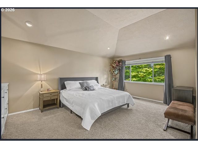16323 Ne Eugene Ct, Portland, OR 97230