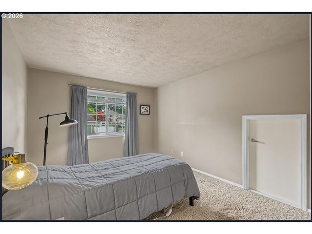 16323 Ne Eugene Ct, Portland, OR 97230