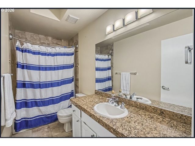16323 Ne Eugene Ct, Portland, OR 97230