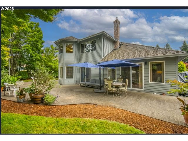 16323 Ne Eugene Ct, Portland, OR 97230
