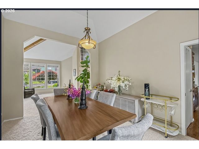 16323 Ne Eugene Ct, Portland, OR 97230