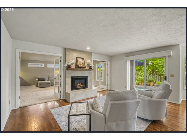 16323 Ne Eugene Ct, Portland, OR 97230