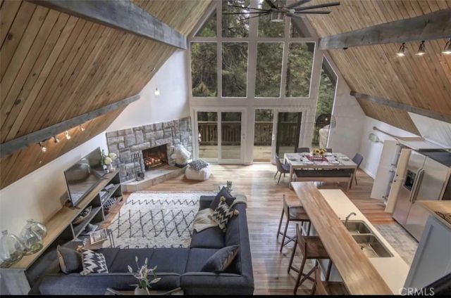 422 Klamath, Lake Arrowhead, CA 92352