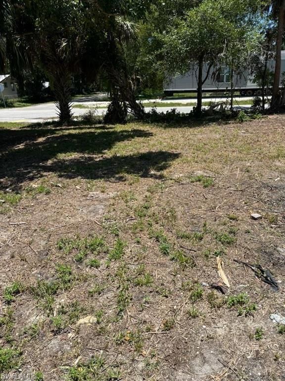 403 Santa Barbara ST, NORTH FORT MYERS, FL 33903 — exterior