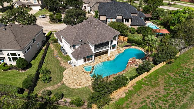 5207 Eagle Pointe Court, Sugar Land, TX 77479