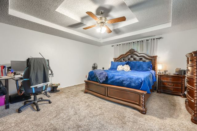 1048 Sherod Drive, Desoto, TX 75115