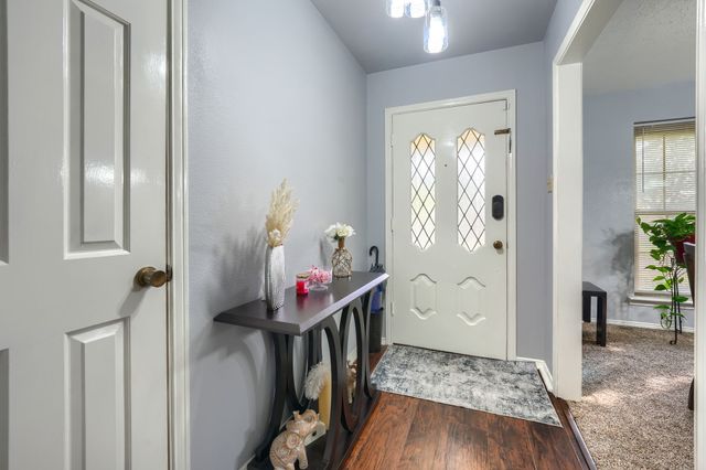 1048 Sherod Drive, Desoto, TX 75115