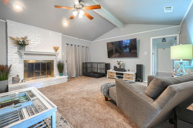 1048 Sherod Drive, Desoto, TX 75115