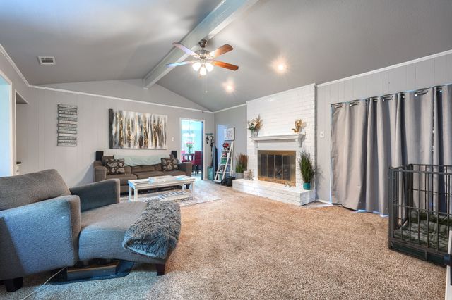 1048 Sherod Drive, Desoto, TX 75115