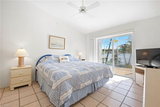 2872 Crown Pointe BLVD, Naples, FL 34112