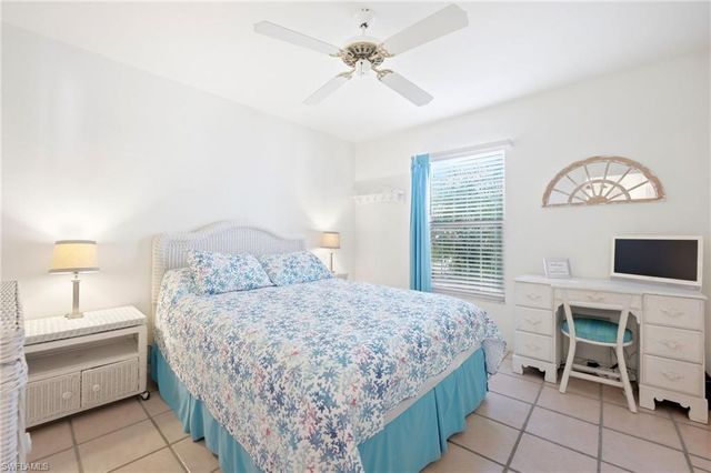 2872 Crown Pointe BLVD, Naples, FL 34112