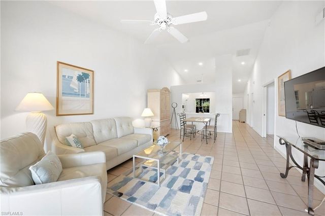 2872 Crown Pointe BLVD, Naples, FL 34112