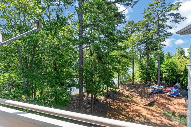 797 Peninsula Drive, Davidson, NC 28036