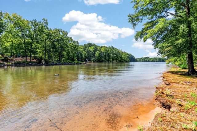 797 Peninsula Drive, Davidson, NC 28036